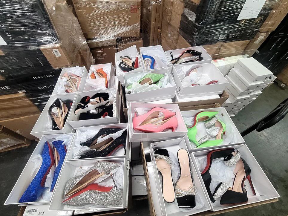Female Shoes Pallet