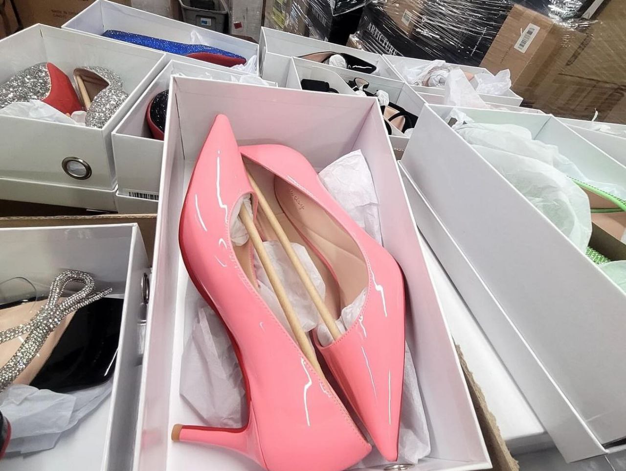 Female Shoes Pallet - Image 3